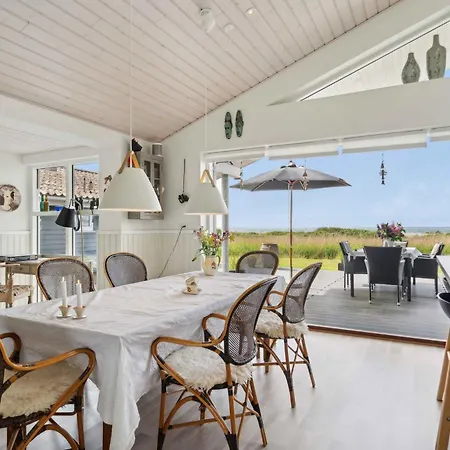 Fantastic Summer House With Sea View
