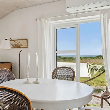 펜션 Fantastic Summer House With Sea View 에벨토프트