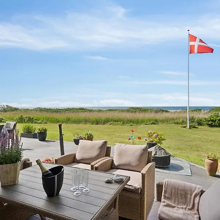 Fantastic Summer House With Sea View Holiday home *