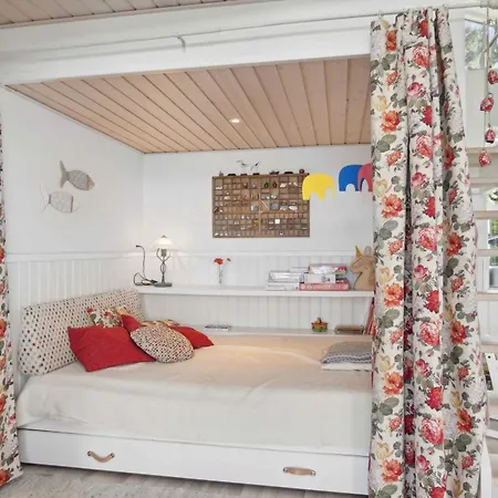 Fantastic Summer House With Sea View 펜션 에벨토프트