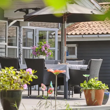 Fantastic Summer House With Sea View *