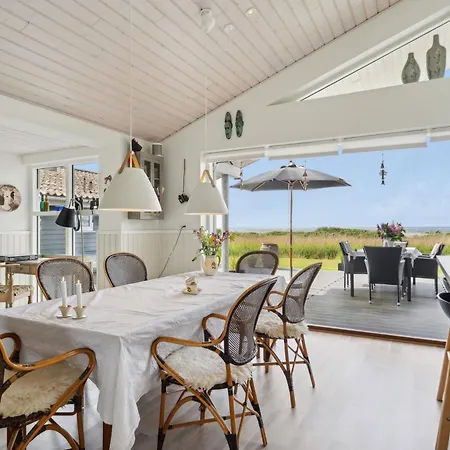 Fantastic Summer House With Sea View Holiday home
