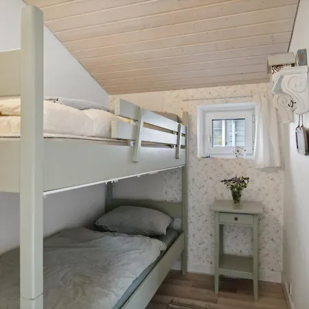 Fantastic Summer House With Sea View *
