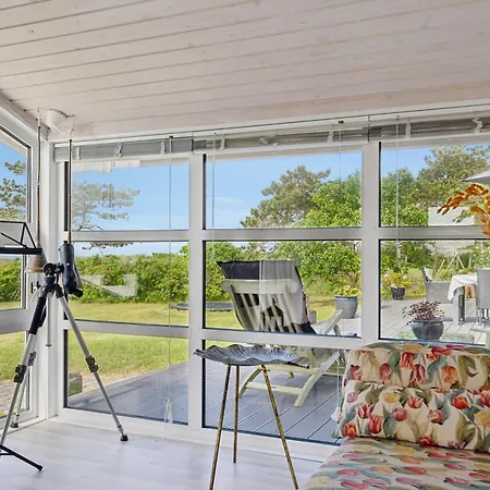Fantastic Summer House With Sea View Holiday home